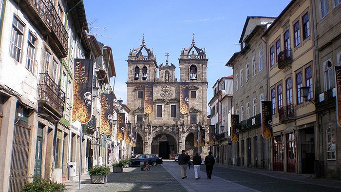 Braga_Cathedral_Portugal_Davidsbeenhere2