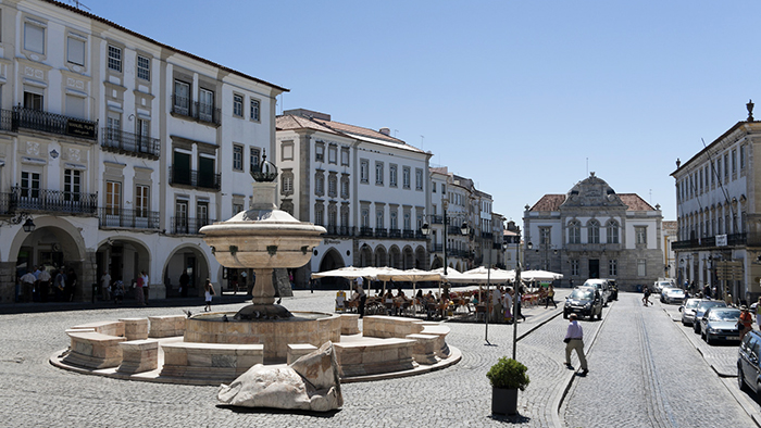Praça do Giraldo_Evora_Portugal_Davidsbeenhere
