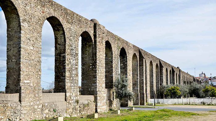 Silver Water Roman Aqueduct_Evora_Portgual_Davidsbeenhere