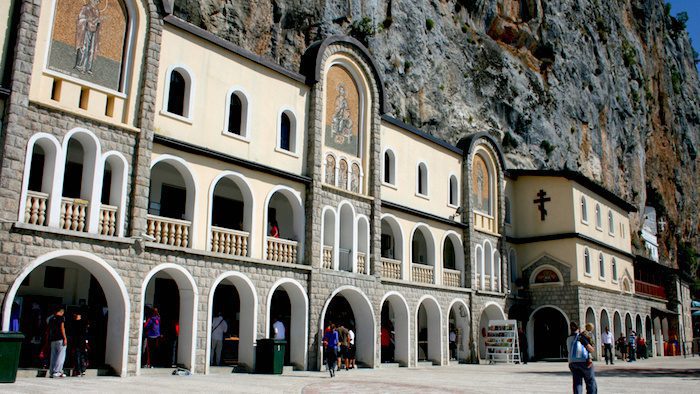 The_Most_Impressive_Monasteries_in_the_Balkans10