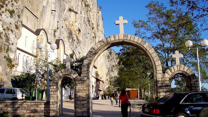 The_Most_Impressive_Monasteries_in_the_Balkans8