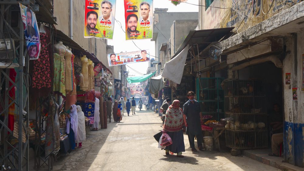 A local bazaar in Mardan, Pakistan